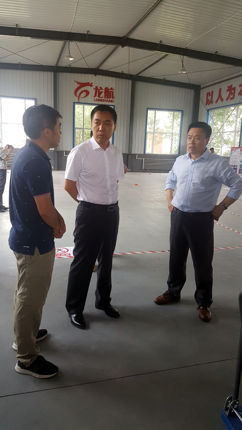 九台区人大常委会副主任杨宝玉到我吉林龙航考察